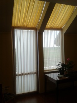 Curtains for roof windows 