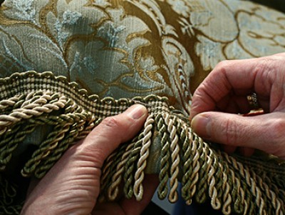 Aizkaru un citu tekstilizstrādājumu šūšana